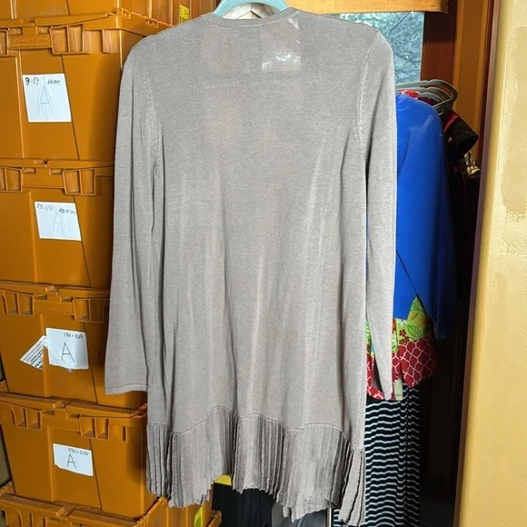NWT Chico’s Long Pleated Cardigan Taos Taupe Size 8 Medium (1) - Picture 7 of 7